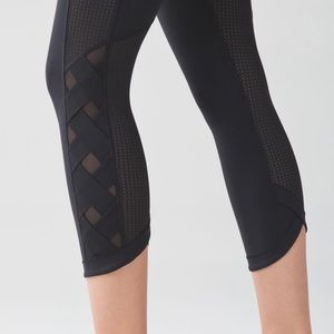 Lululemon Var-City Crop Black size 4